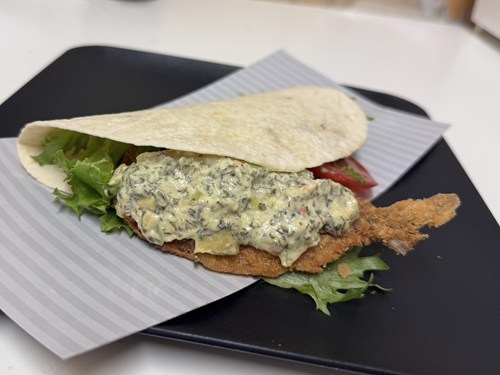 お披露目無料参加【Sea級グルメ優勝！】沼津港「沼津あじフライたるたるサンド」が買える店一覧　