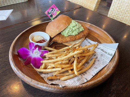 お披露目無料参加【Sea級グルメ優勝！】沼津港「沼津あじフライたるたるサンド」が買える店一覧　トニーズ